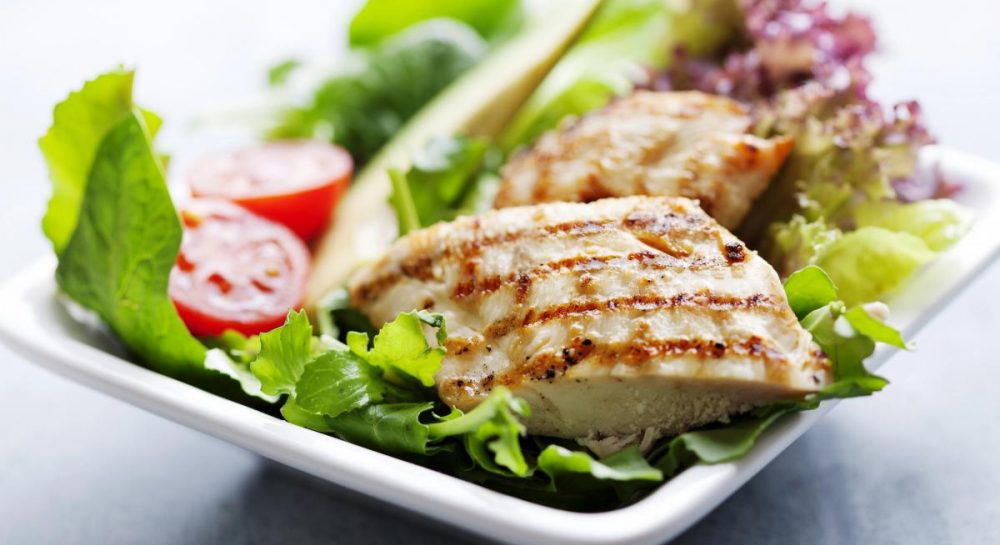 Какие продукты, кроме курицы, имеют высокое содержание белка: диетологи назвали топ-9