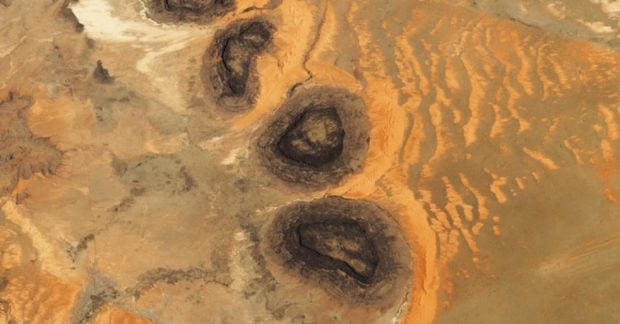 NASA запечатлело странное образование в Сахаре, которое старше динозавров