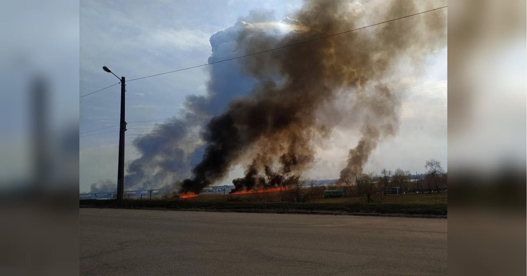 Подрыв моста в чапаевске. Антоновский мост Херсон. Обстрел Антоновского моста в Херсоне. Херсонская область Антоновский мост сейчас. Антоновский Железнодорожный мост Херсон.