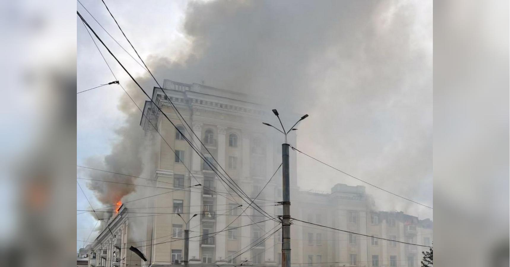 Россияне нанесли ракетный удар по Днепру: есть жертвы, под завалами ищут людей