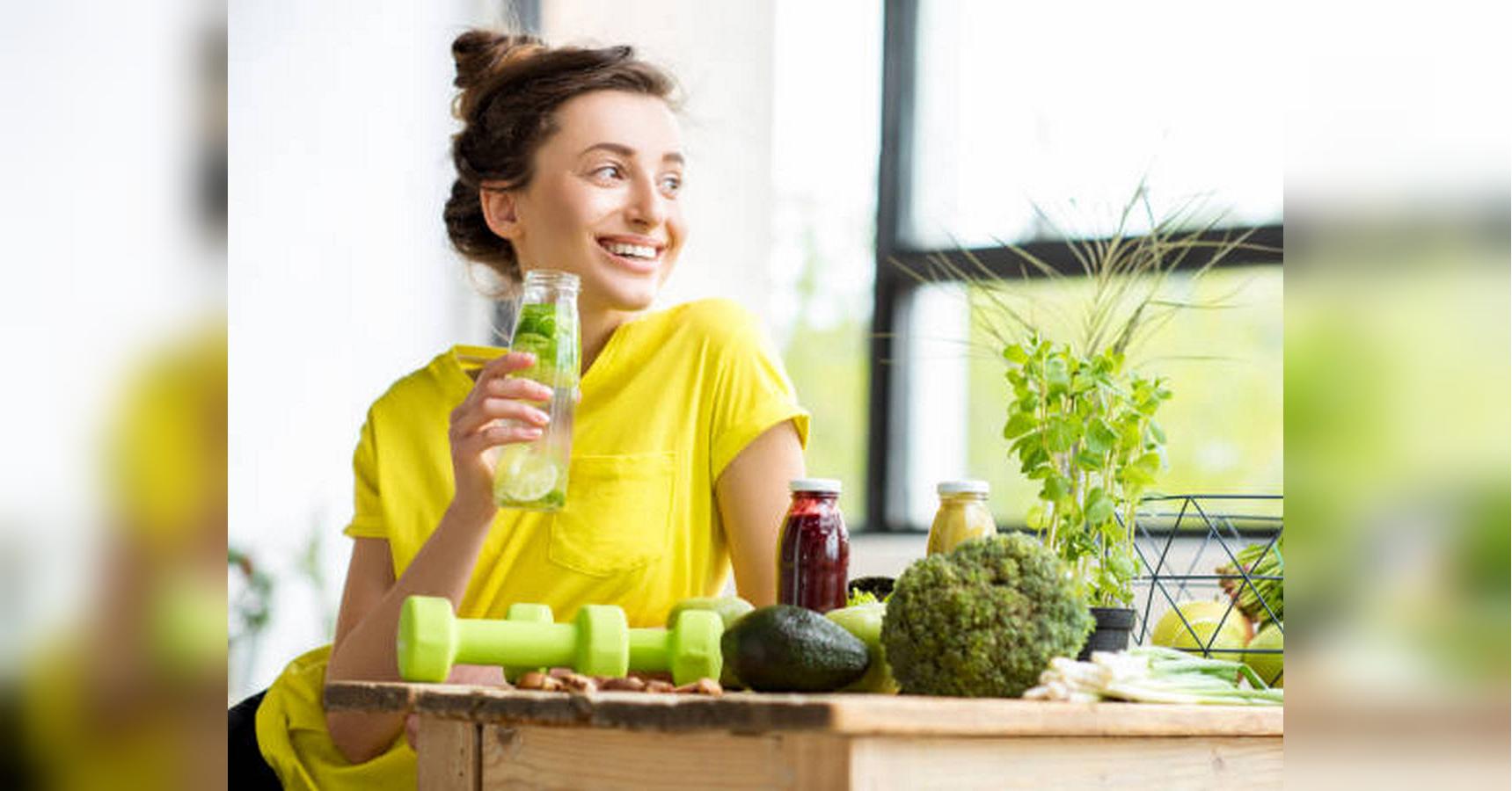 Пить воду во время еды — здоровая привычка или серьезная ошибка?