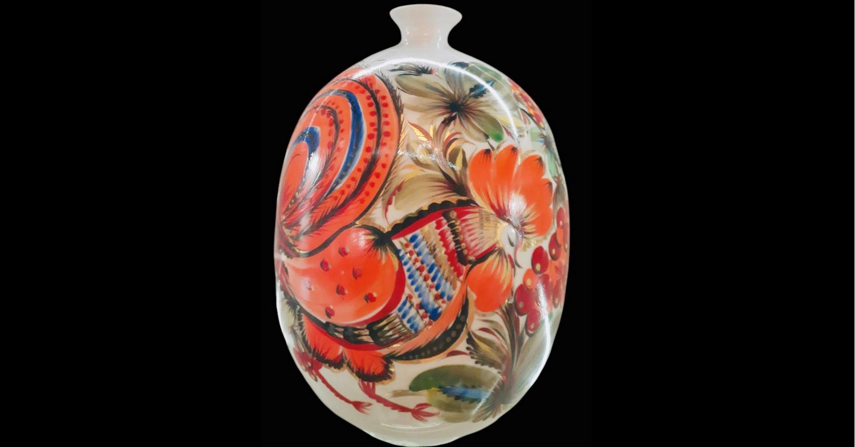 «Ваза „Два петуха“ — один из самых привлекательных экспонатов выставки в Софии Киевской», — коллекционер Людмила Карпинская-Романюк