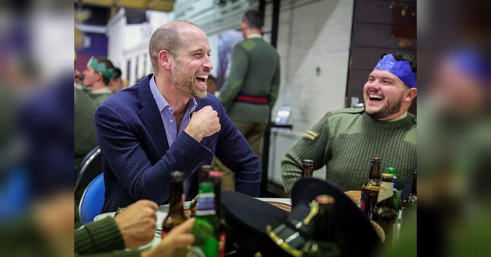 Будущий король умеет удивлять: принц Уильям неожиданно приехал в казарму, чтобы угостить солдат ужином