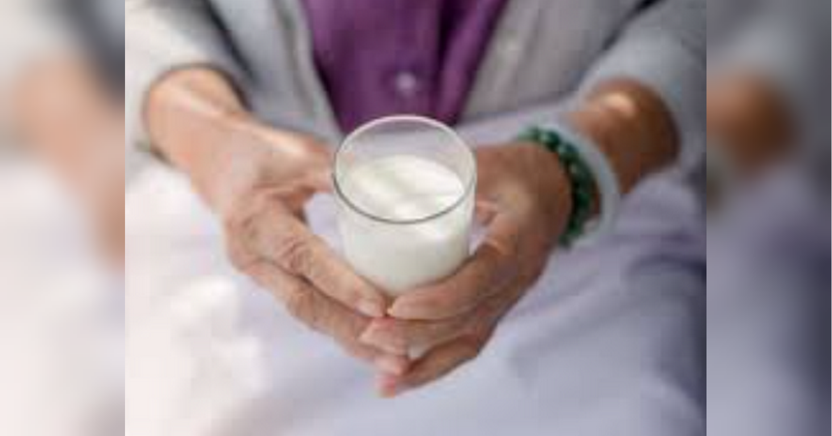 Это имеет большое значение: сколько стаканов молока должны выпивать пожилые люди ежедневно