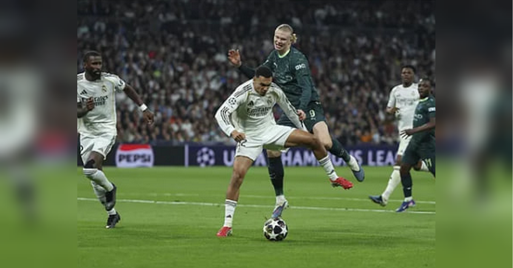 «Реал» разгромил «Манчестер Сити», а сенсационный «Буде-Глимт» — экс-клуб Криштиану Роналду: видеообзоры матчей Лиги чемпионов