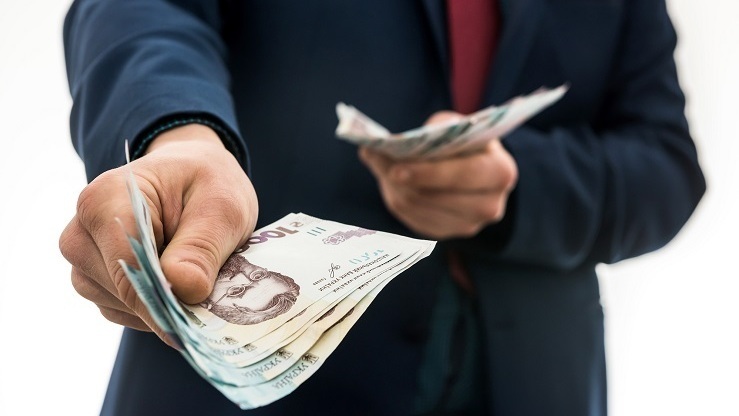 Далеко не серед лідерів: яка середня зарплата на Рівненщині