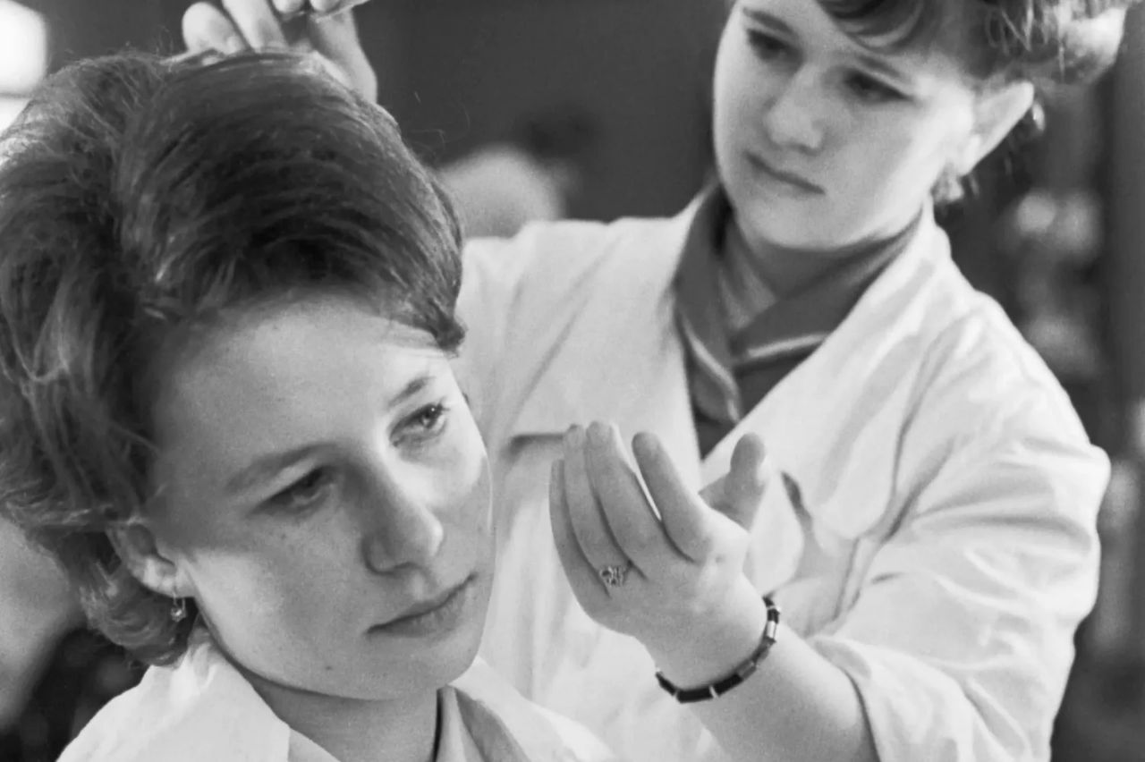 Тепер їх навіть не згадують: які смішні зачіски були модними в СРСР (ФОТО)