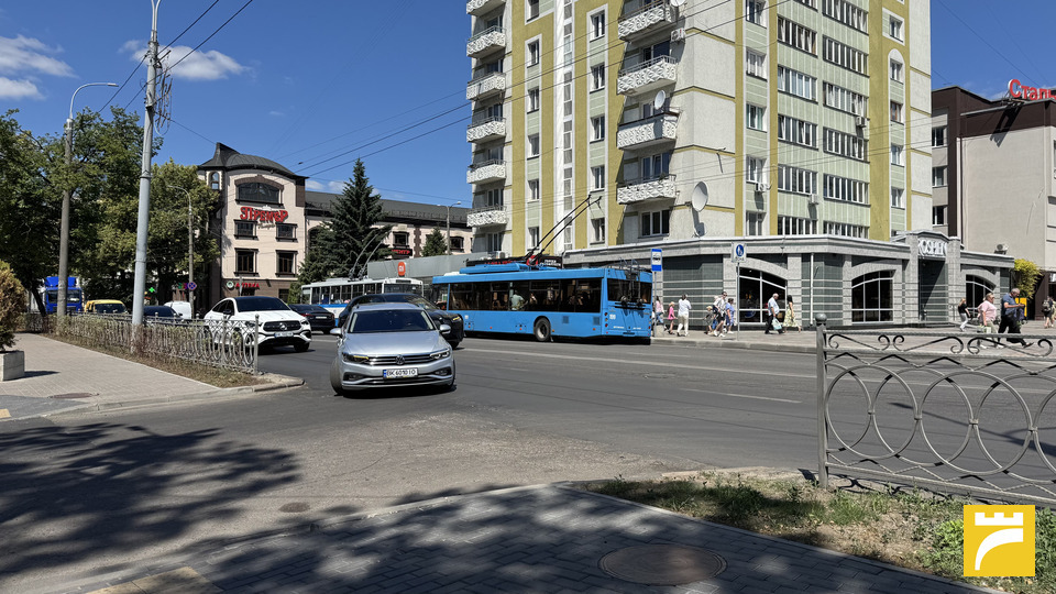 Розвантажити центр Рівного чи зробити «точку» ДТП: що кажуть рівняни (ВІДЕО)