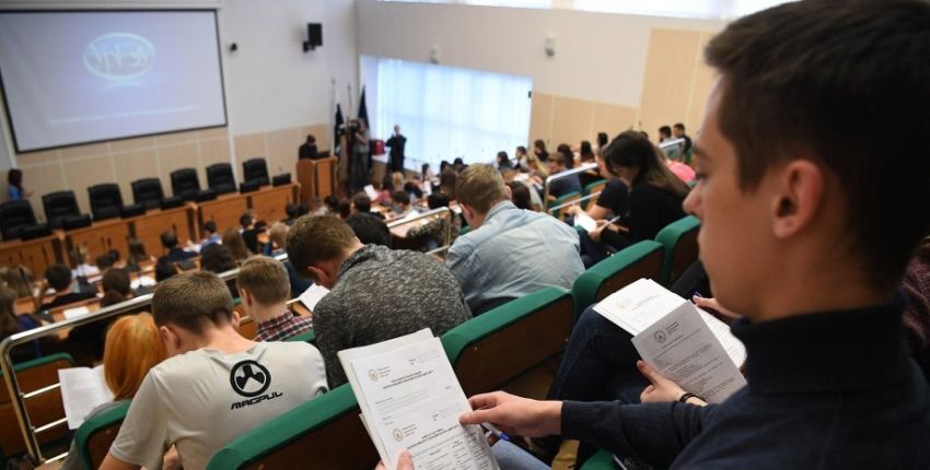 Майже 150 тисяч на рік: вартість навчання в університетах України б’є рекорди