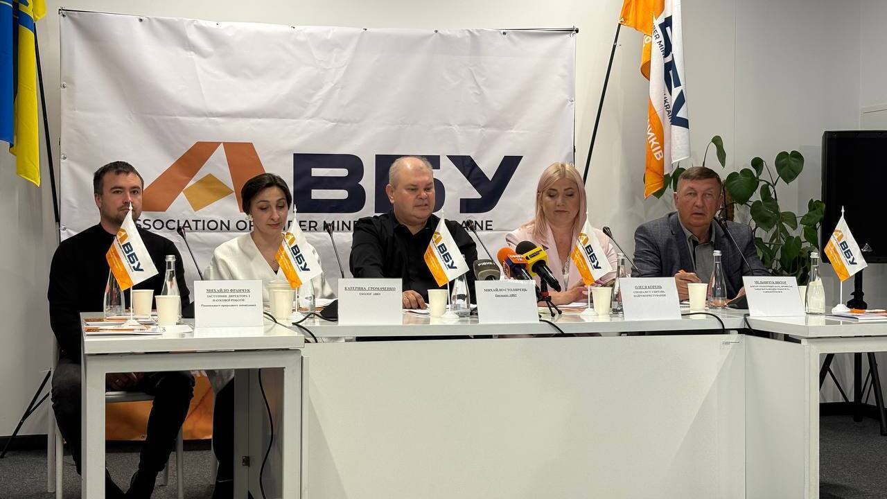 Схему незаконного видобутку сонячного каміння викрили на Рівненщині: що кажуть в Асоціації видобувників бурштину України