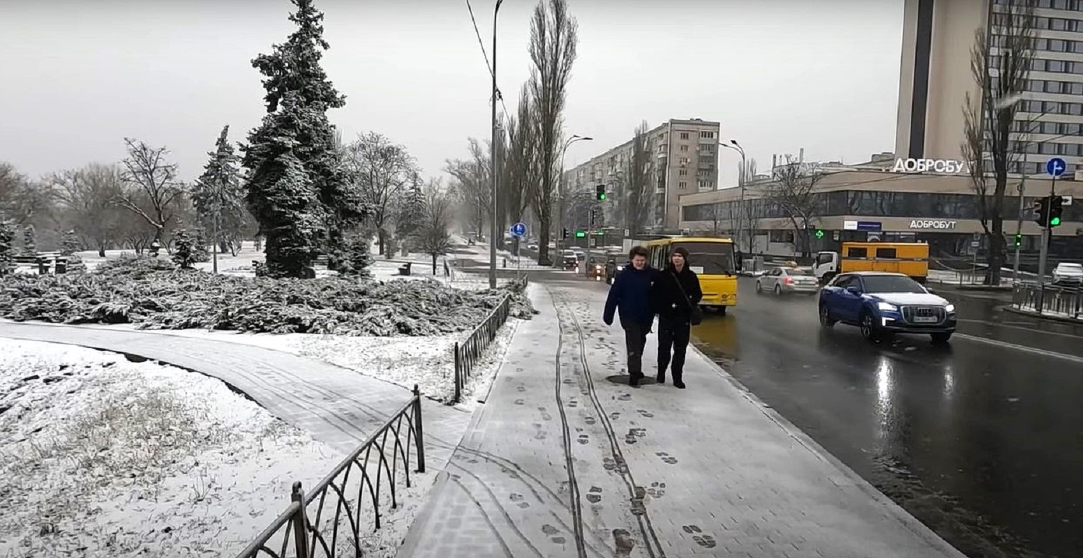 "Плюсы" на термометрах с дождями и мокрым снегом: синоптики уточнили прогноз на сегодня