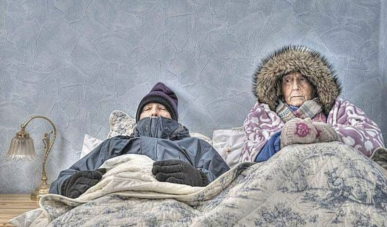 Масове відключення опалення та світла: у МОЗ дали термінові рекомендації як зберегти тепло та зігрітися