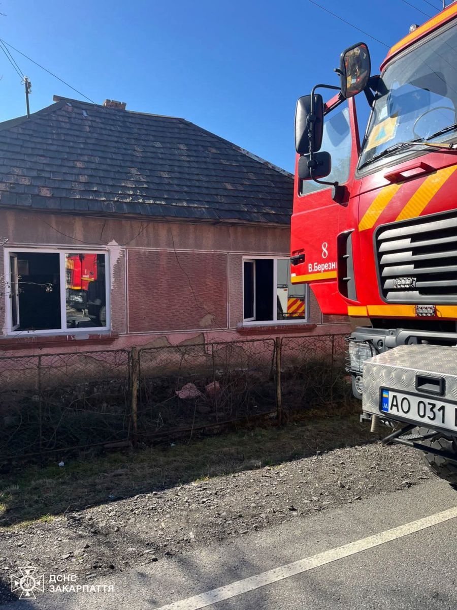 На Ужгородщині через електрообігрівач трапилася пожежа: 5-річну дитину з ознаками отруєння доправили до лікарні