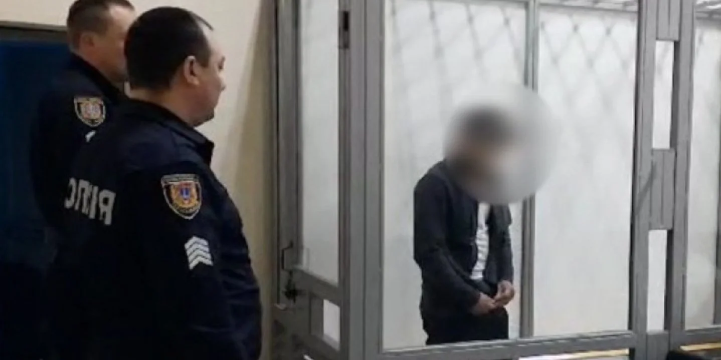 18-летнего жителя Одесской области приговорили к 13 годам лишения свободы за убийство мамы и сестры