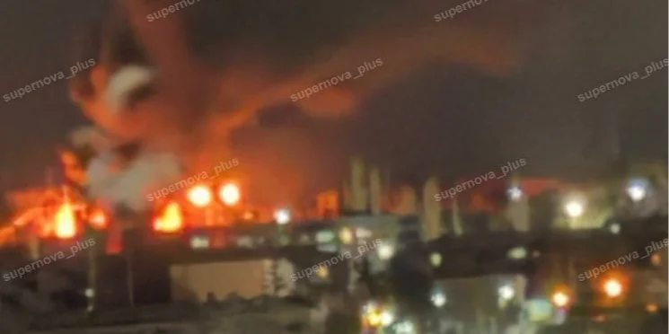 Оккупированную Луганскую область атакуют беспилотники, сообщают о пожаре на нефтебазе — видео