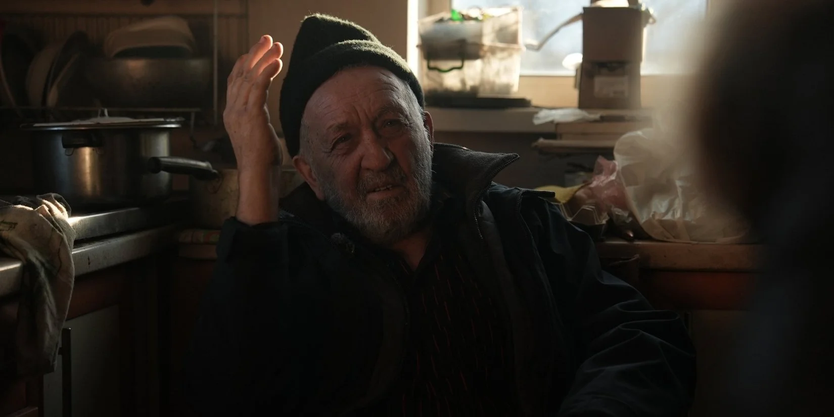 Предлагает мед и деньги. Житель Сумской области хочет отблагодарить украинского защитника, который отбил дрон РФ и спас его дом