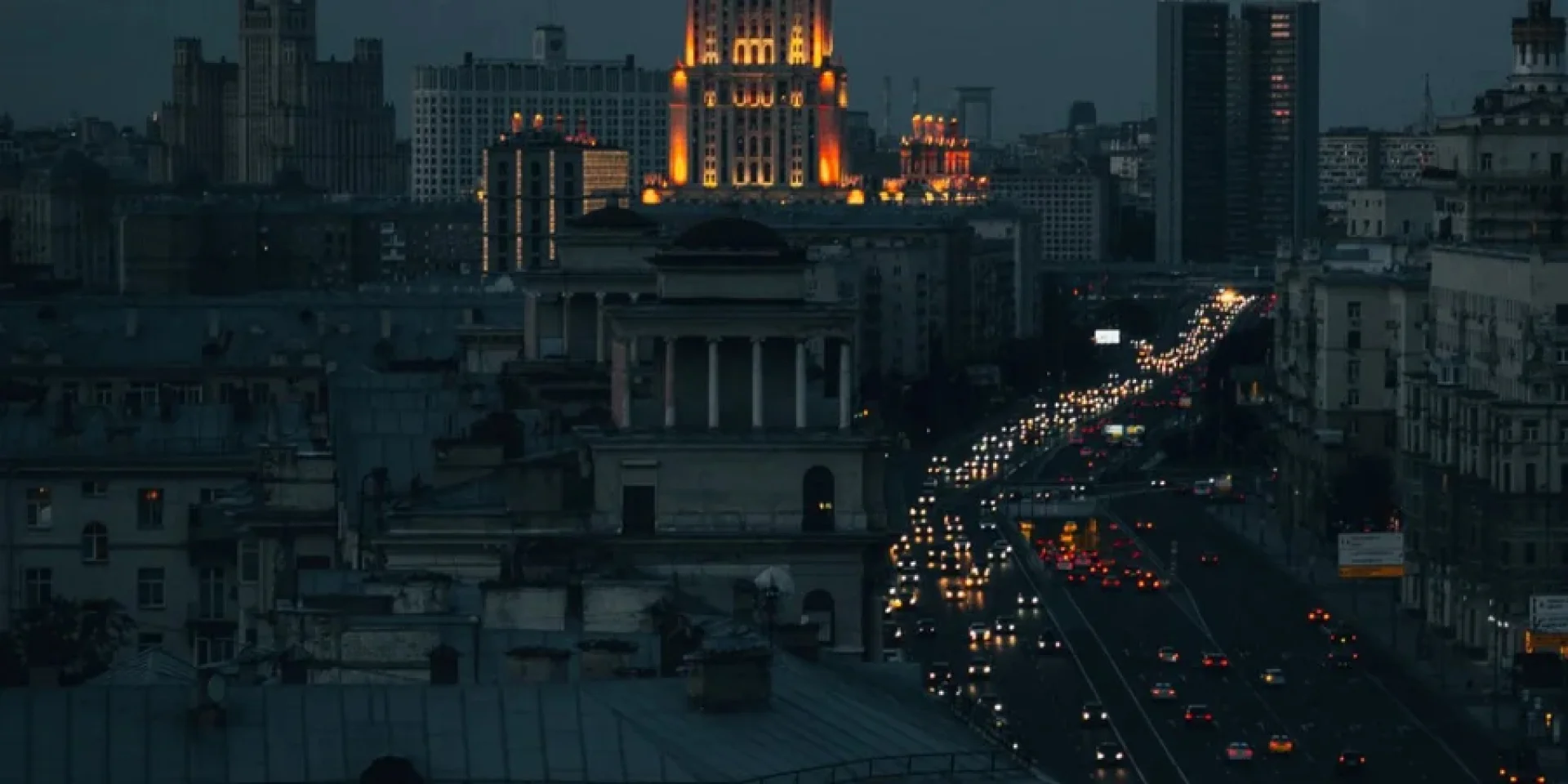 Остановились трамваи и эскалаторы в метро. Власти Москвы назвали вчерашний блэкаут в городе «кратковременным отключением»