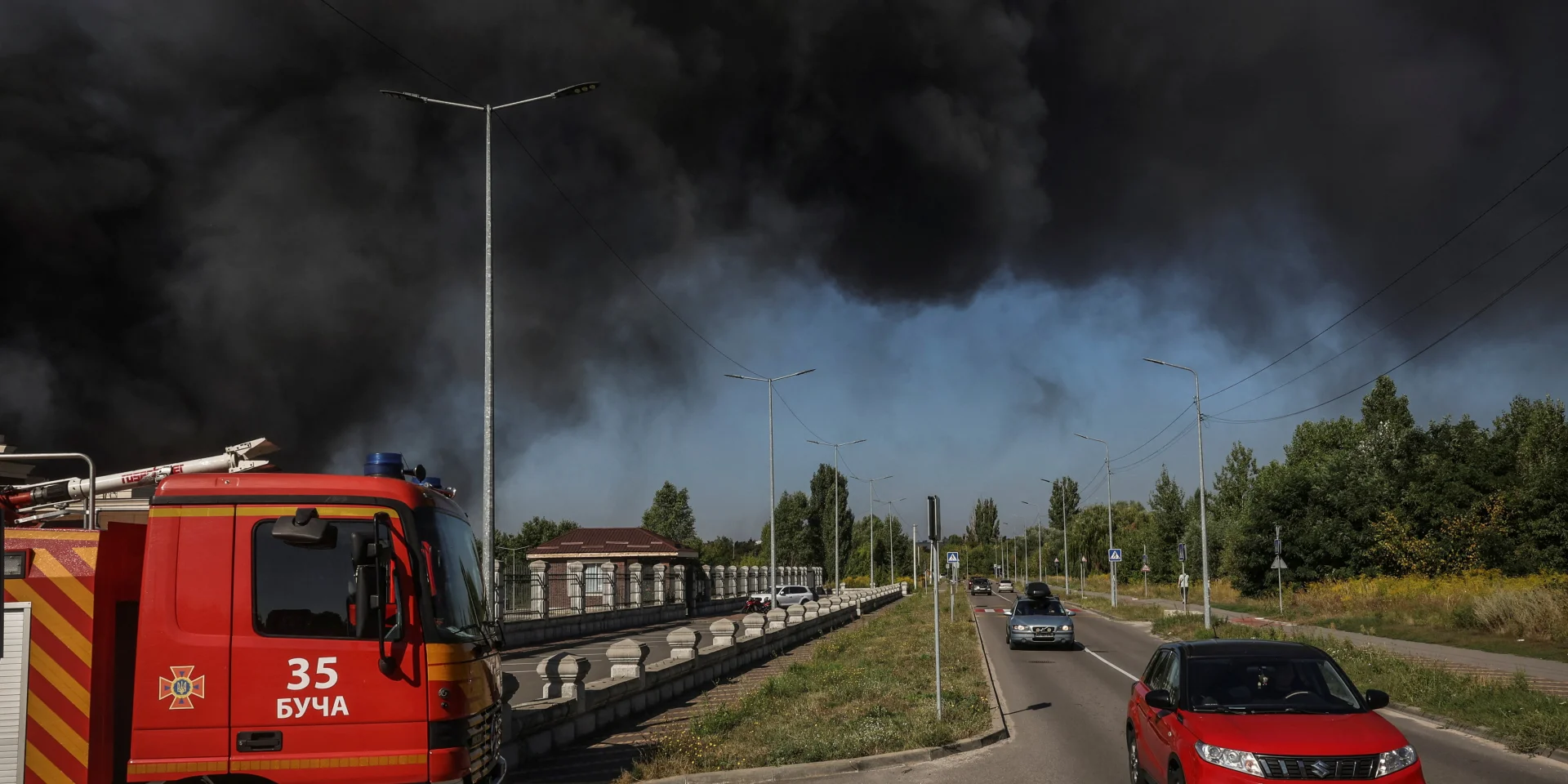 В Бучанском районе Киевской области в результате пожара и взрыва погибли 27 человек, более 40 получили ранения