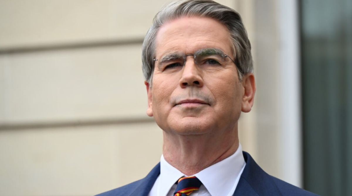 США вывели часть иранской нефти из-под санкций