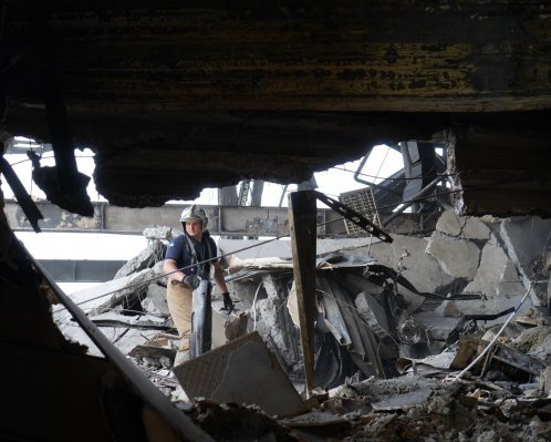 Ракетний удар по ТЦ у Кременчуці – рятувальники знайшли нові фрагменти тіл