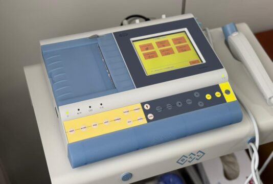 Жовківська лікарня отримала сучасний спірограф для обстеження функцій легень (фото)