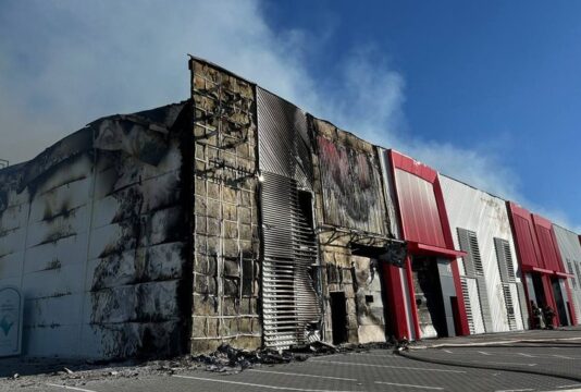 У Львові внаслідок обстрілу РФ знищене нове відділення “Укрпошти”