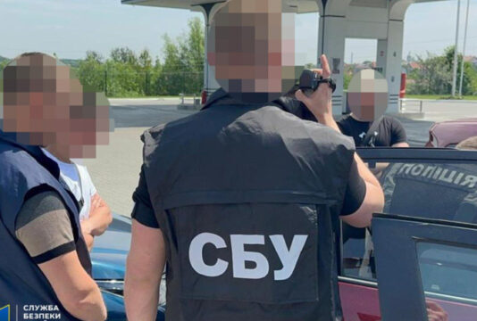 Обіцяли вивезти у фурі за кордон: на Львівщині судитимуть організаторів схеми для ухилянтів