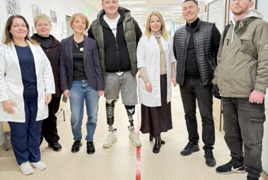 Громада Дрогобиччини передала сучасні електричні ліжка лікарні у Дніпрі