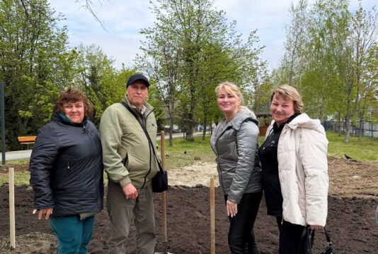 У Львівському госпіталі ветеранів висадили троянди на честь Юрія Липи (фото)