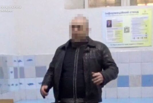 Інспектор львівського СІЗО побив увʼязненого: потерпілий втратив око