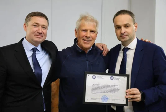 Університетська лікарня ЛНМУ імені Короля Данила отримала сучасне ендоскопічне обладнання від британських благодійників (фото)