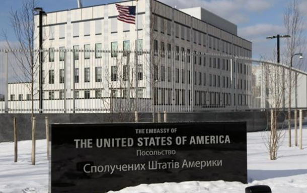 Из Украины вывезут семьи дипломатов США — СМИ