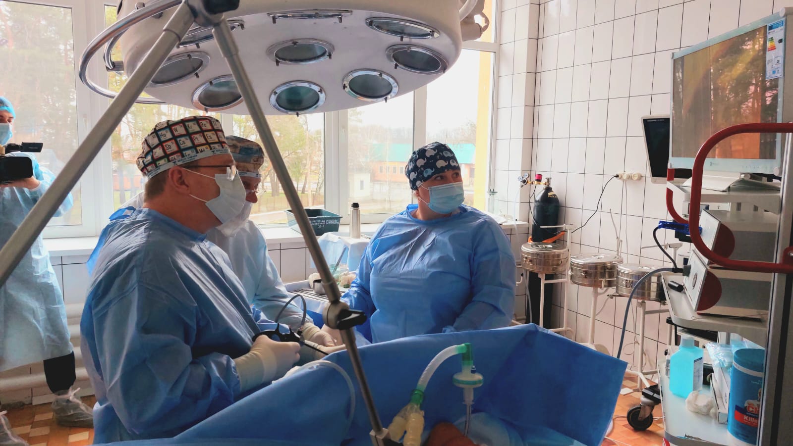 Смілянські хірурги почали робити операції лапароскопом