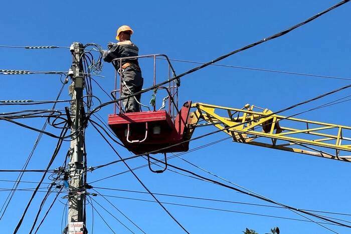 Енергетикам, комунальникам і залізничникам доплачуватимуть по 20 тисяч гривень