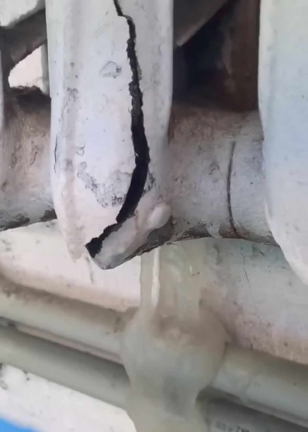 У ліцеї на Чигиринщині через морози лопнули радіатори опалення (ВІДЕО)