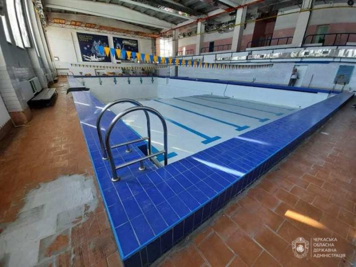 У Черкасах продовжать реконструкцію Центрального міського басейну