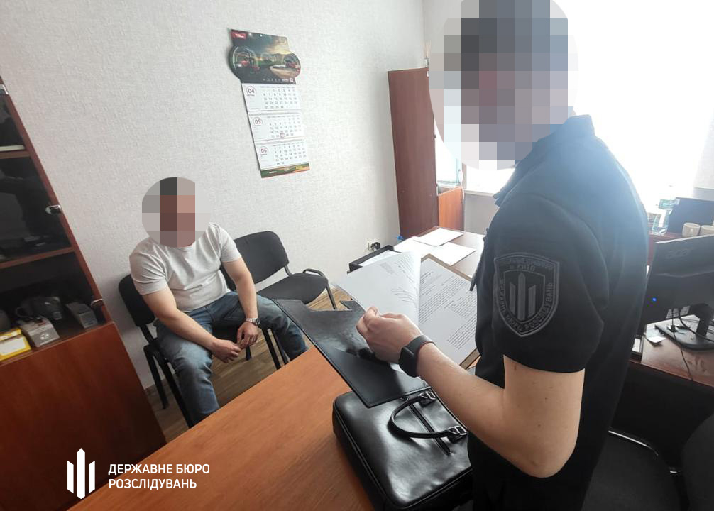На Черкащині поліцейський бив військовозобов’язаного, закувавши його в кайданки