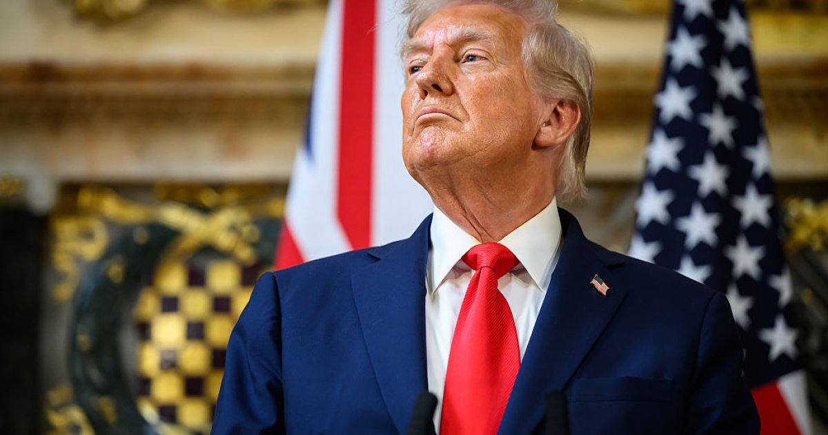 Трамп оценил новый костюм Зеленского: как выглядит наряд президента (видео)