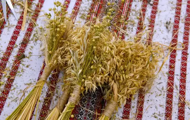 Як українці очищали й захищали оселю на Святвечір: забуті обряди та символи