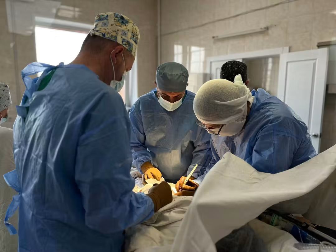 У Рівному лікарі провели дві надскладних операції