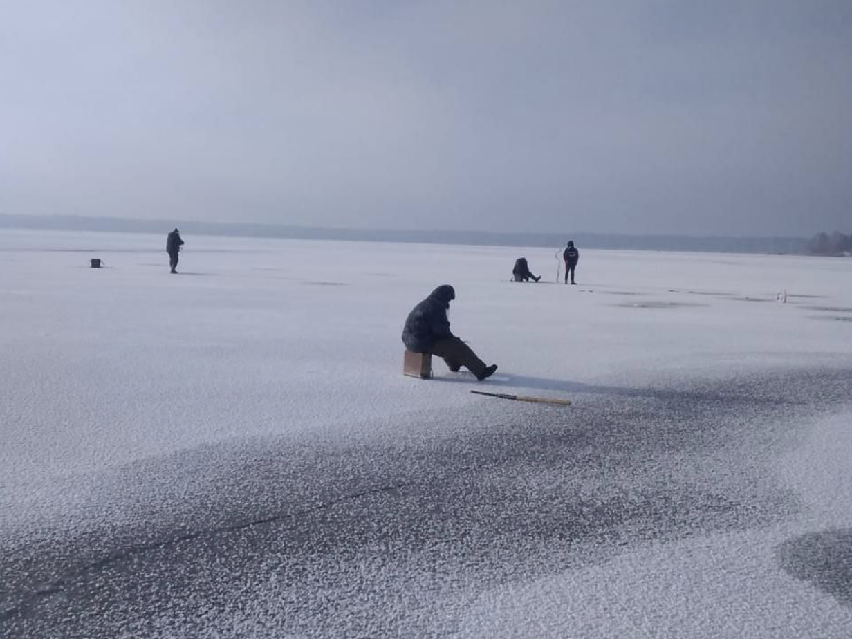 Товщина льоду на водоймах Рівненщини – до 50 сантиметрів. Втім експерти попереджають про небезпеку