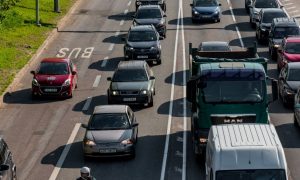 В Эстонии хотят штрафовать водителей за превышение средней скорости