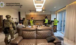 В Киеве под видом волонтеров благотворительного фонда легализовали иностранцев