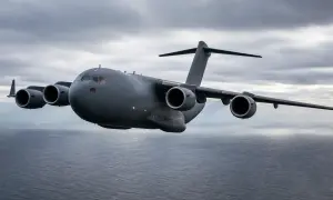 Самолет ВВС США развернулся по пути в Антарктиду после предупреждения об опасности