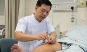 Больницы Сингапура расширяют применение акупунктуры