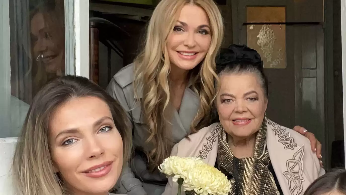 Старша донька Ольги Сумської вийшла з тіні та засвітилася з чоловіком