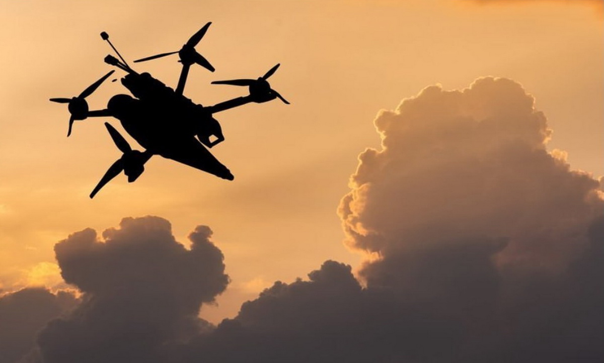 "Shahed"и атакували сім разів: дахам і автівкам дісталося