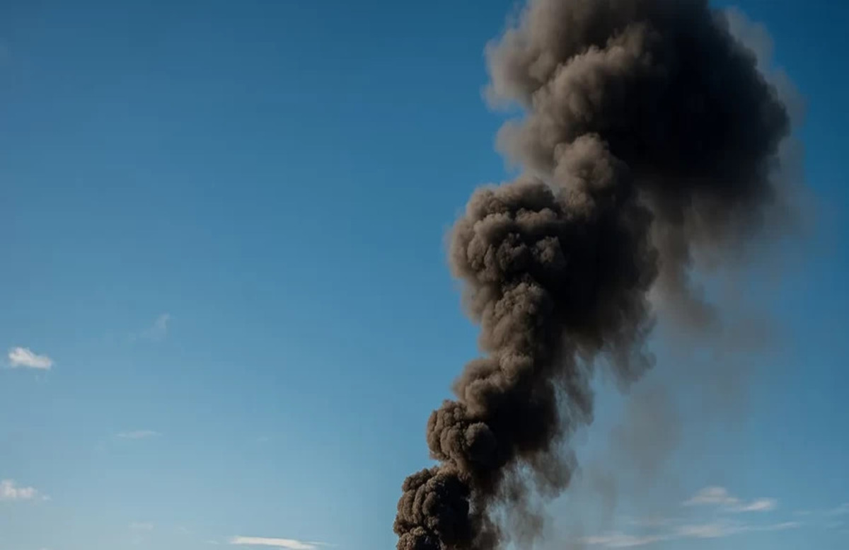 Ми дихаємо смертю: обстріли отруїли повітря на Миколаївщині