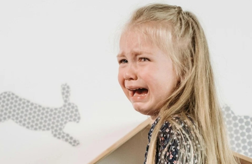 "Побої замість турботи": у Корабельному районі через домашнє насильство у матері відібрали дитину