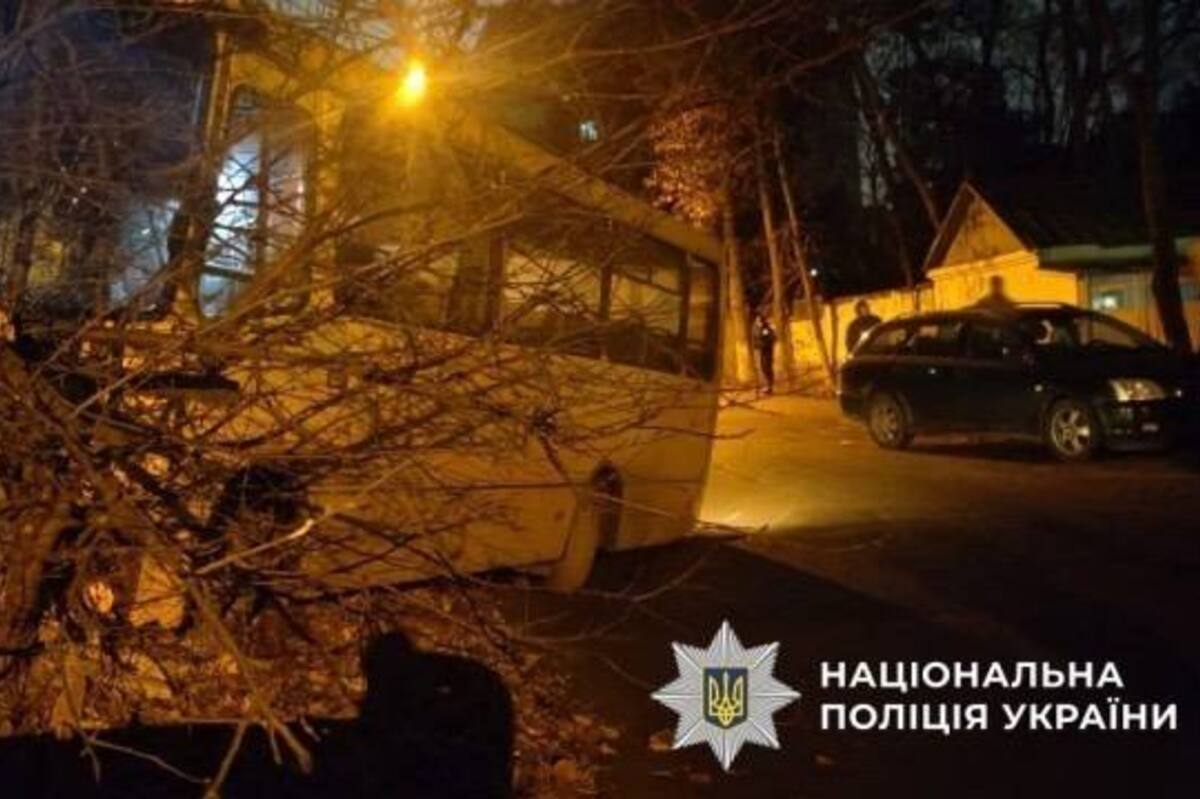 П’яний чоловік угнав маршрутку та зробив потрійне ДТП - тепер постане перед судом